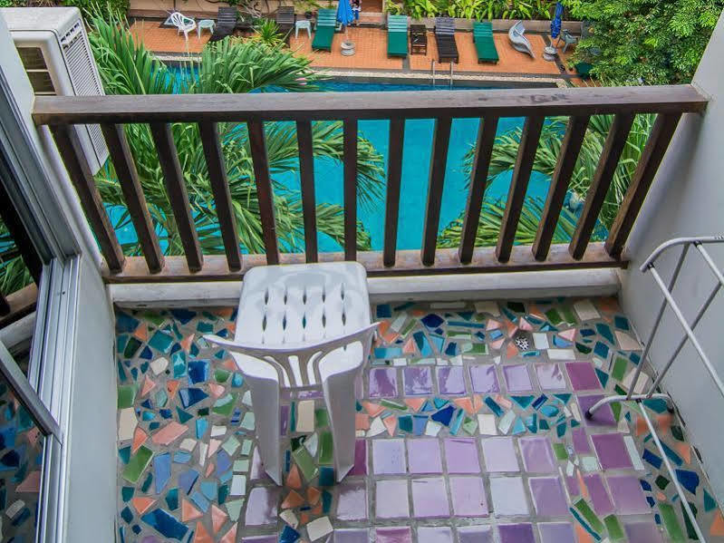 Sutus Court 2 Hotel Pattaya Exterior foto