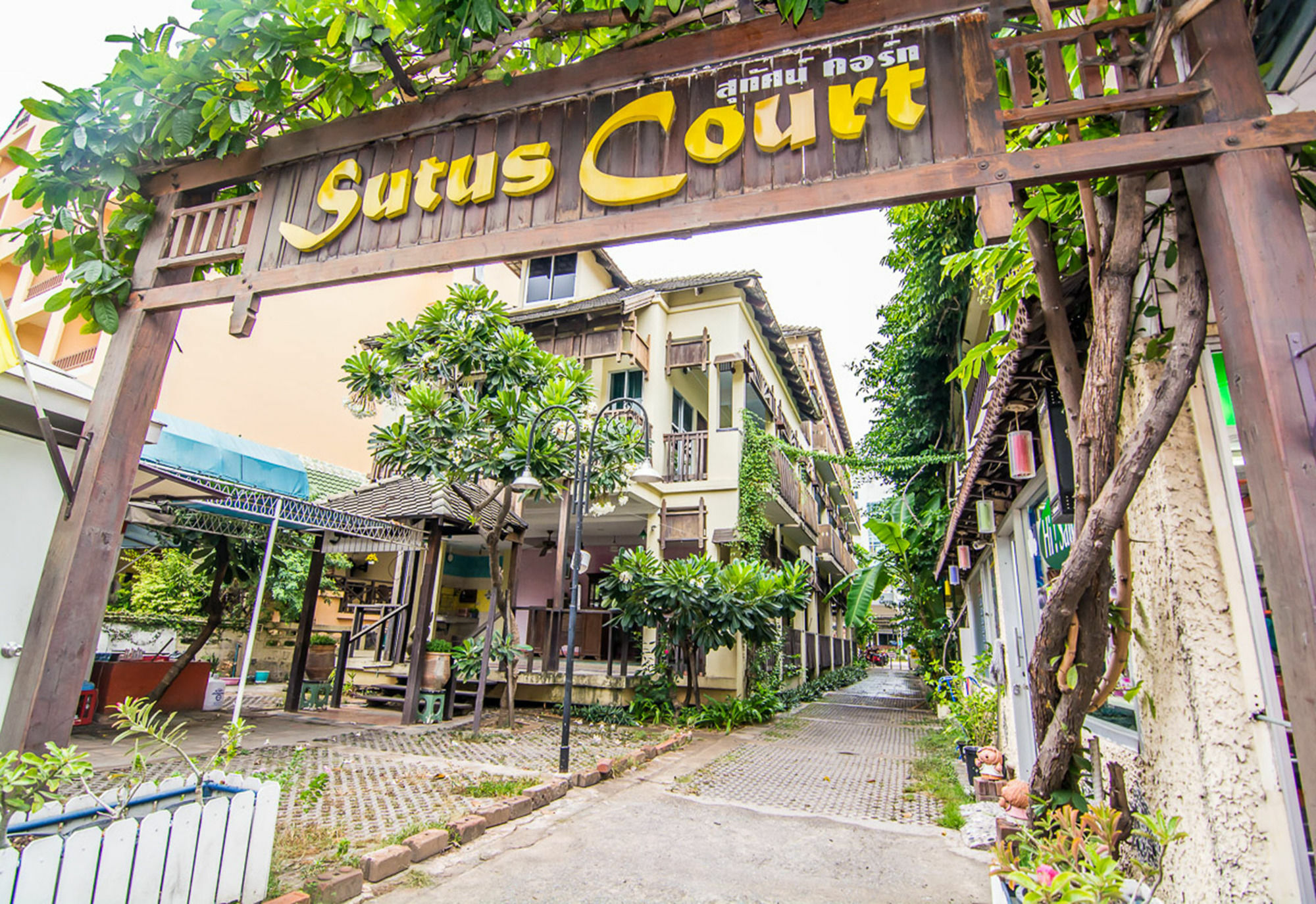 Sutus Court 2 Hotel Pattaya Exterior foto