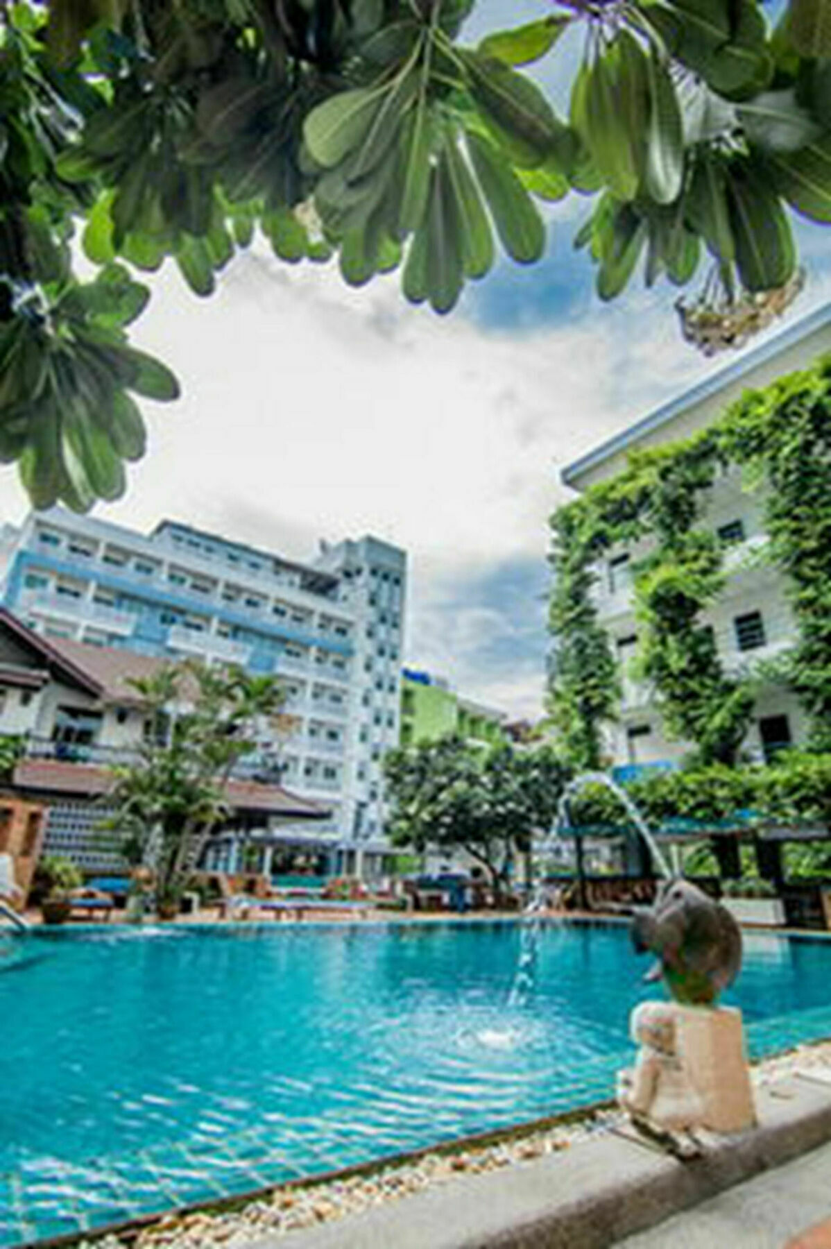 Sutus Court 2 Hotel Pattaya Exterior foto