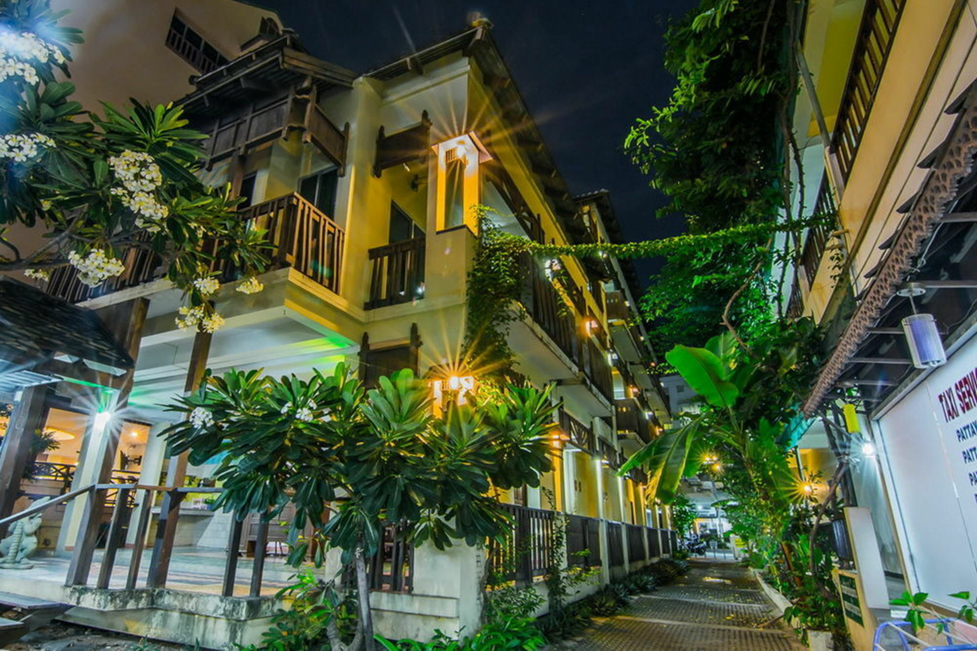 Sutus Court 2 Hotel Pattaya Exterior foto