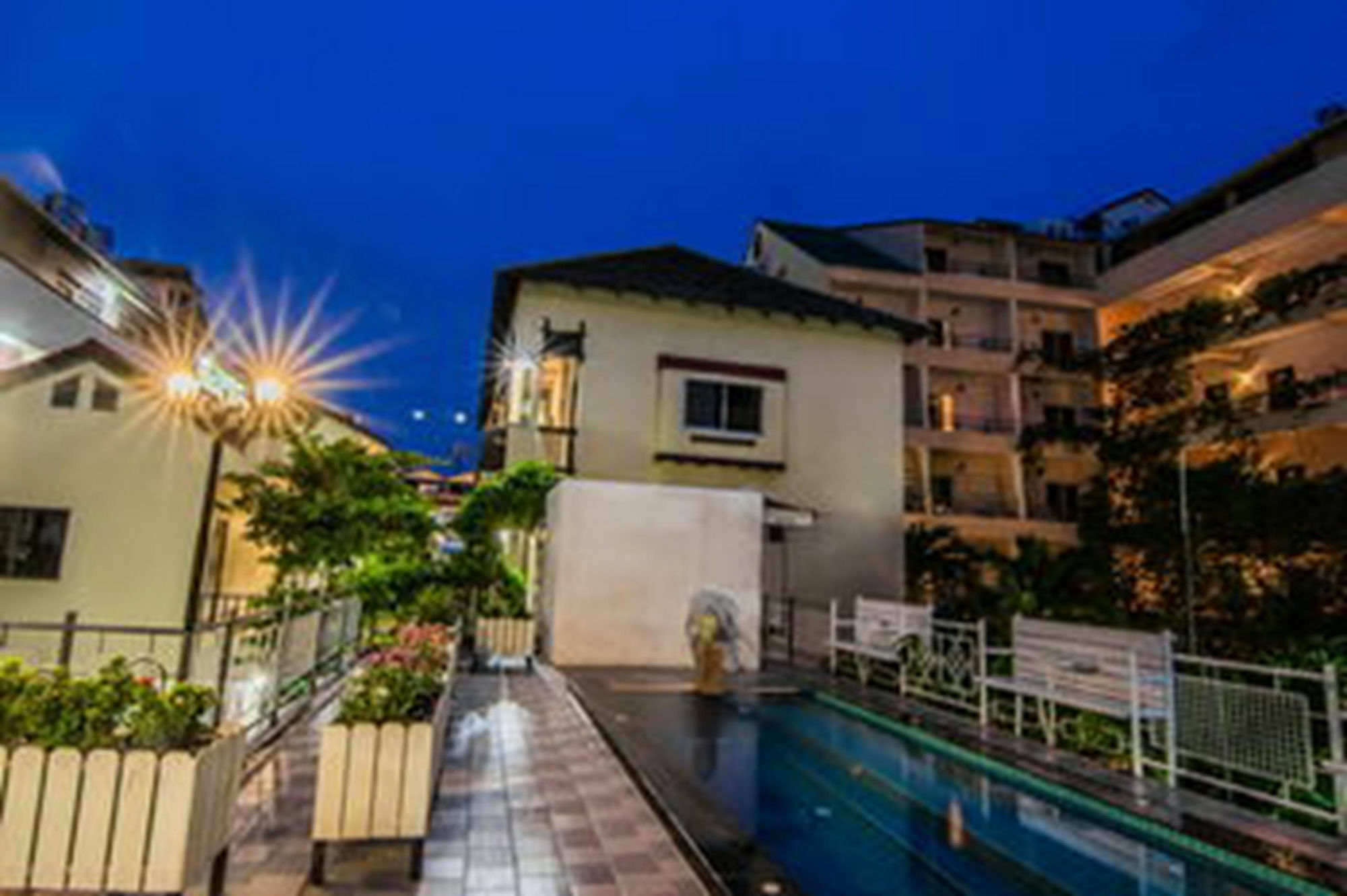 Sutus Court 2 Hotel Pattaya Exterior foto